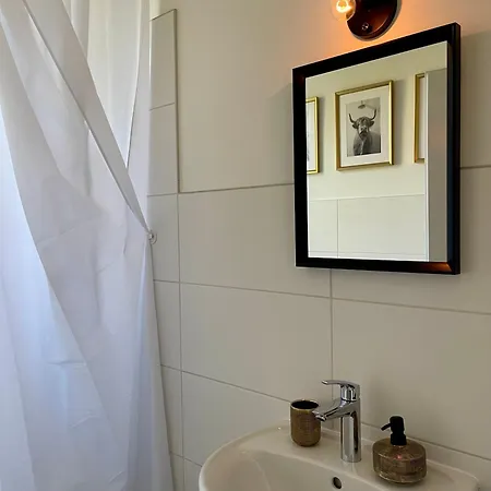 Klagenfurt Frank No2 - With Free Parking, Smart-tv & Self Check-in Apartment Klagenfurt am Wörthersee